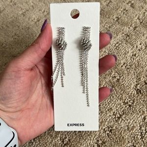 Express knot earrings